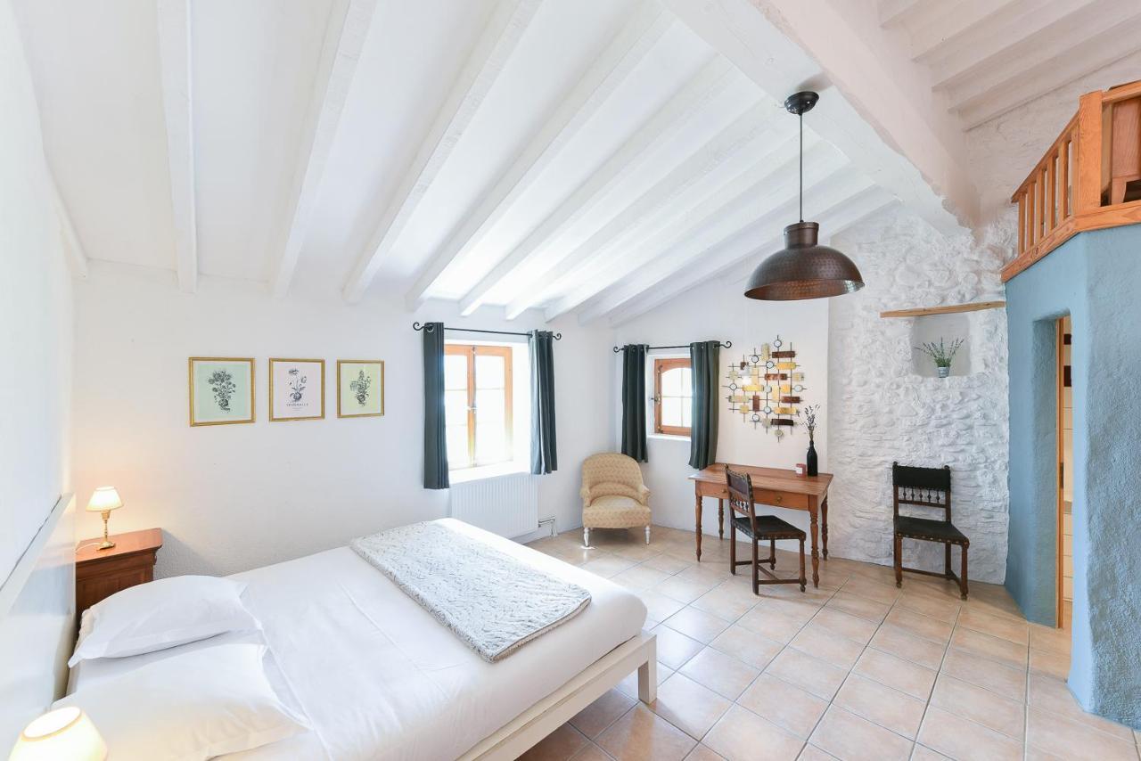 Auberge La Plaine Chabrillan エクステリア 写真