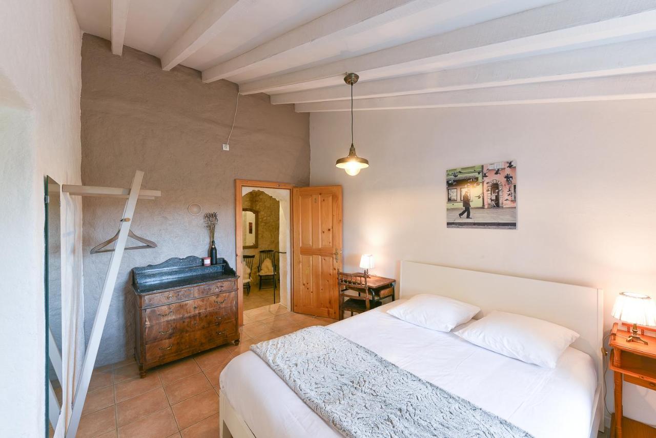 Auberge La Plaine Chabrillan エクステリア 写真