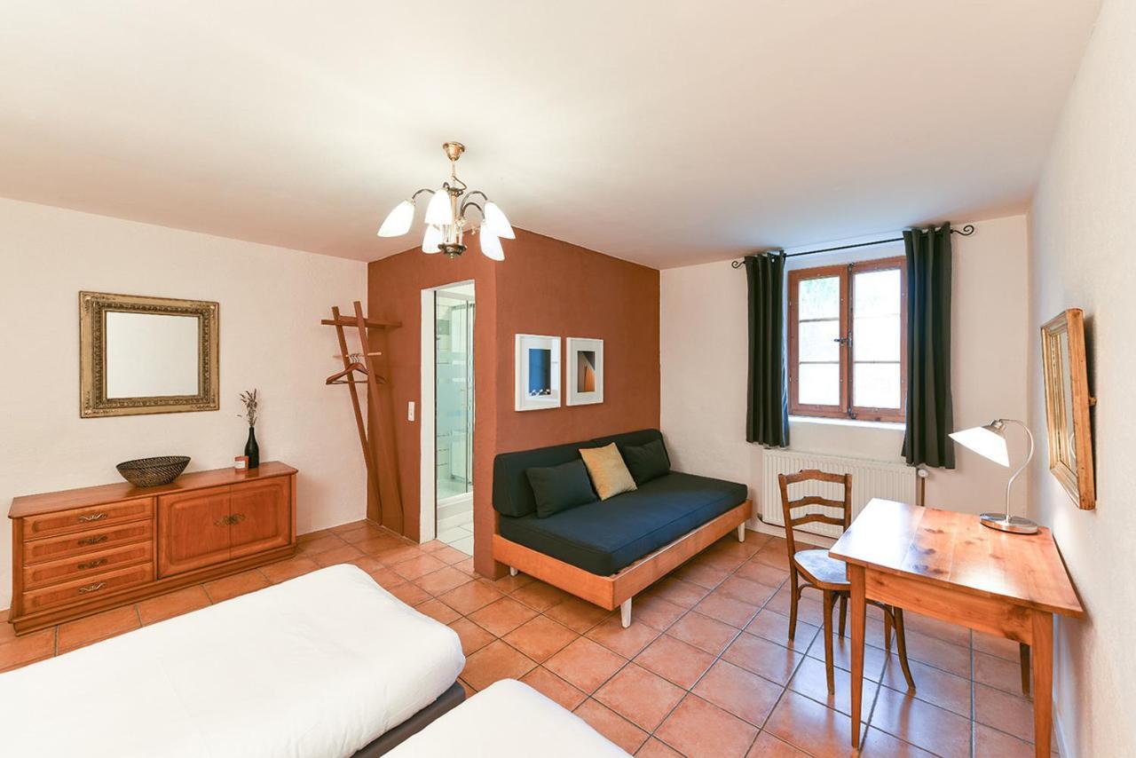 Auberge La Plaine Chabrillan エクステリア 写真