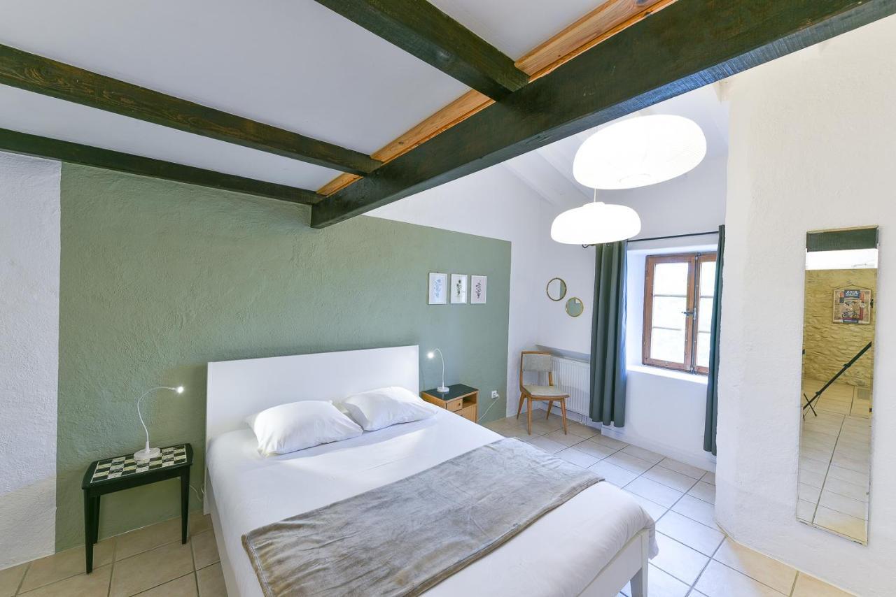 Auberge La Plaine Chabrillan エクステリア 写真