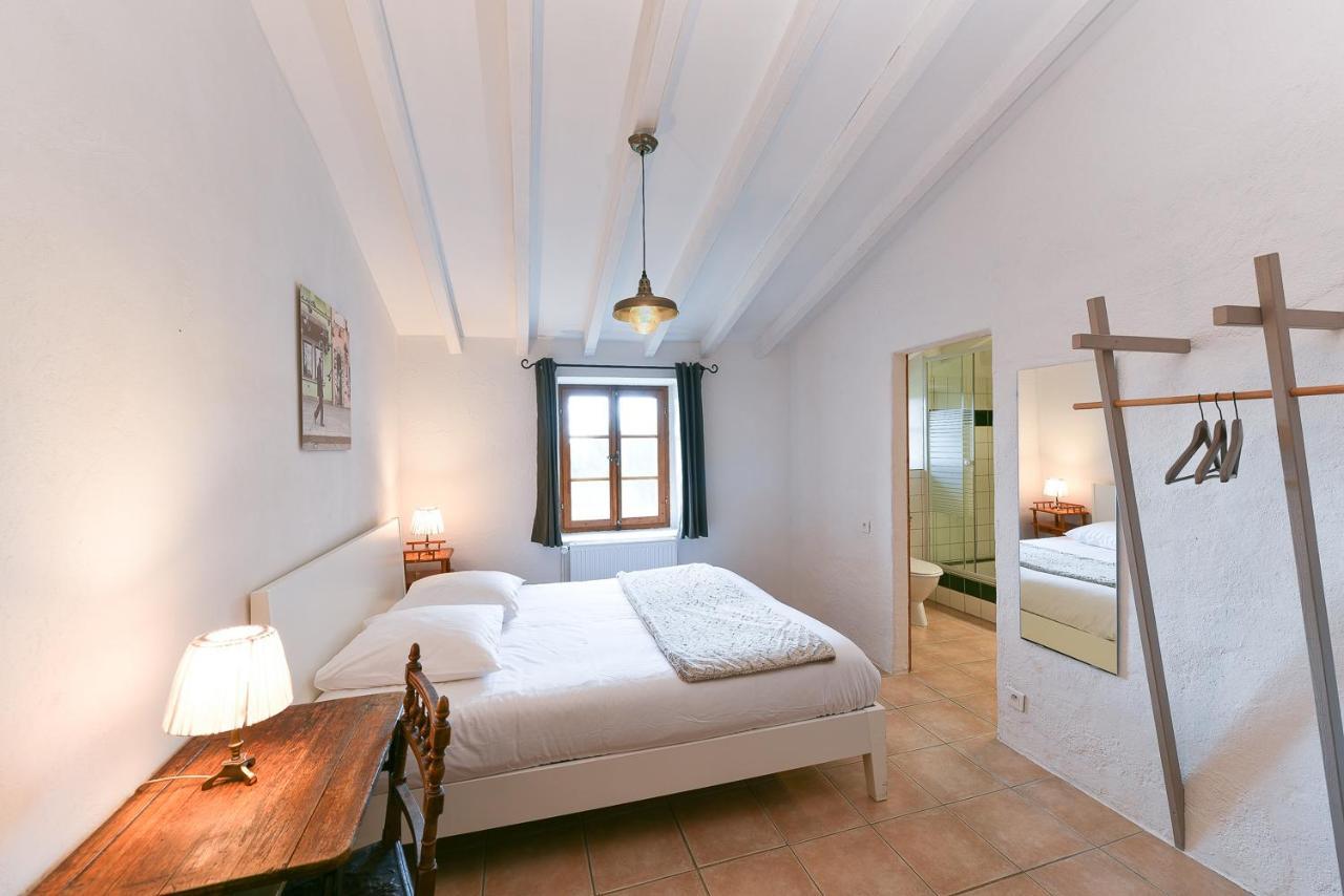 Auberge La Plaine Chabrillan エクステリア 写真