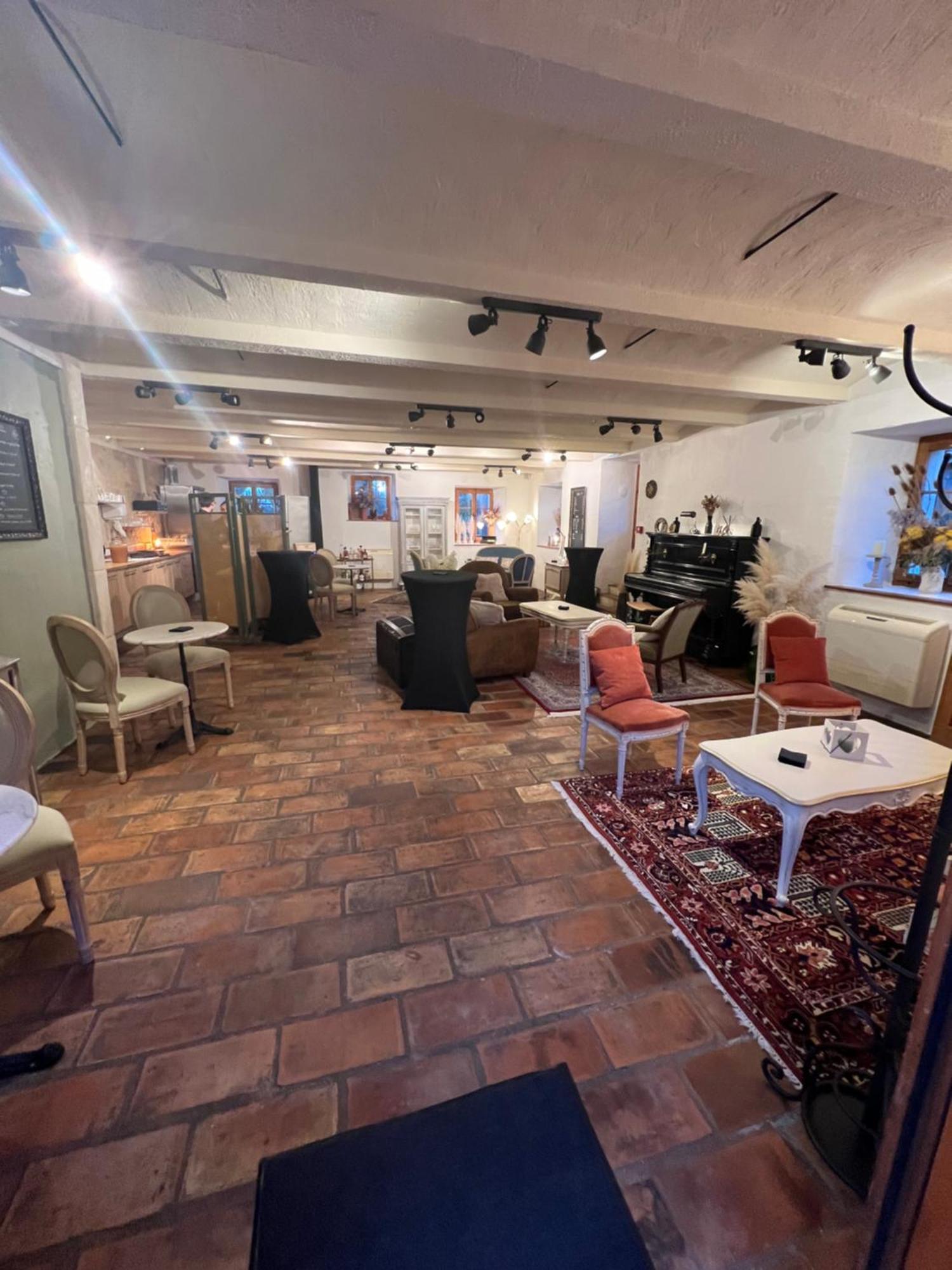 Auberge La Plaine Chabrillan エクステリア 写真