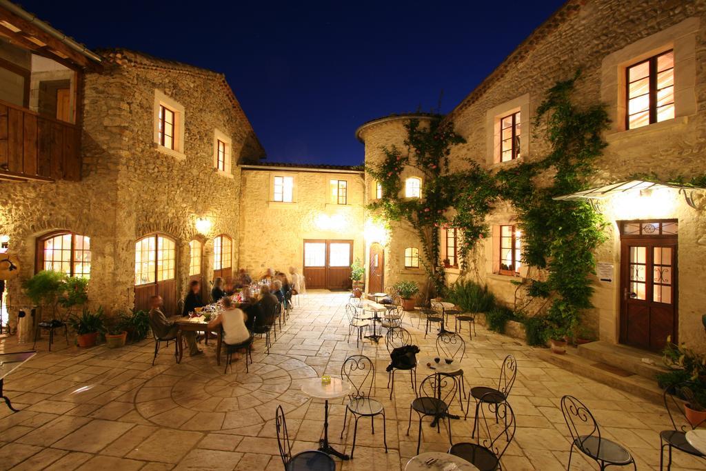 Auberge La Plaine Chabrillan エクステリア 写真