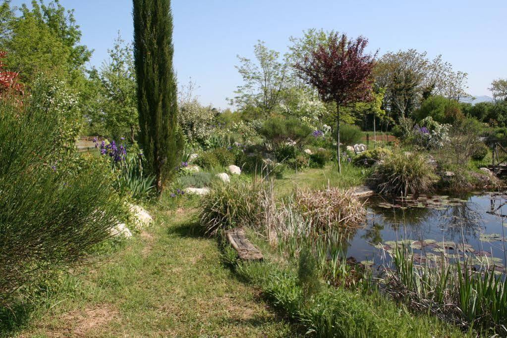 Auberge La Plaine Chabrillan エクステリア 写真